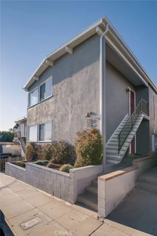 231 Longfellow Avenue, Hermosa Beach, California 90254