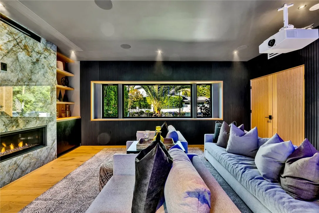 17210 Quesan Place, Encino, California 91316 home-pic-25