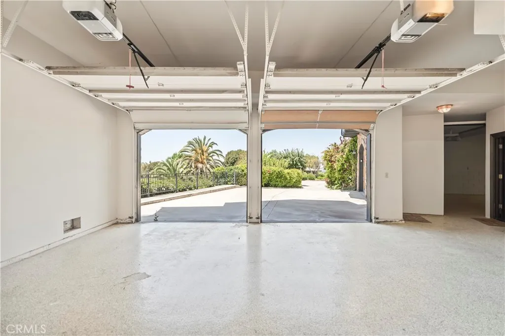 7008 Hawarden Drive, Riverside, California 92506 home-pic-23