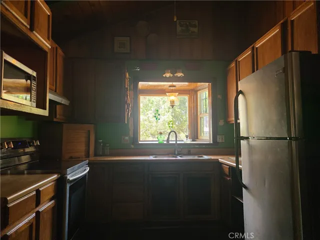 29348 123rd Street E, Pearblossom, California 93553
