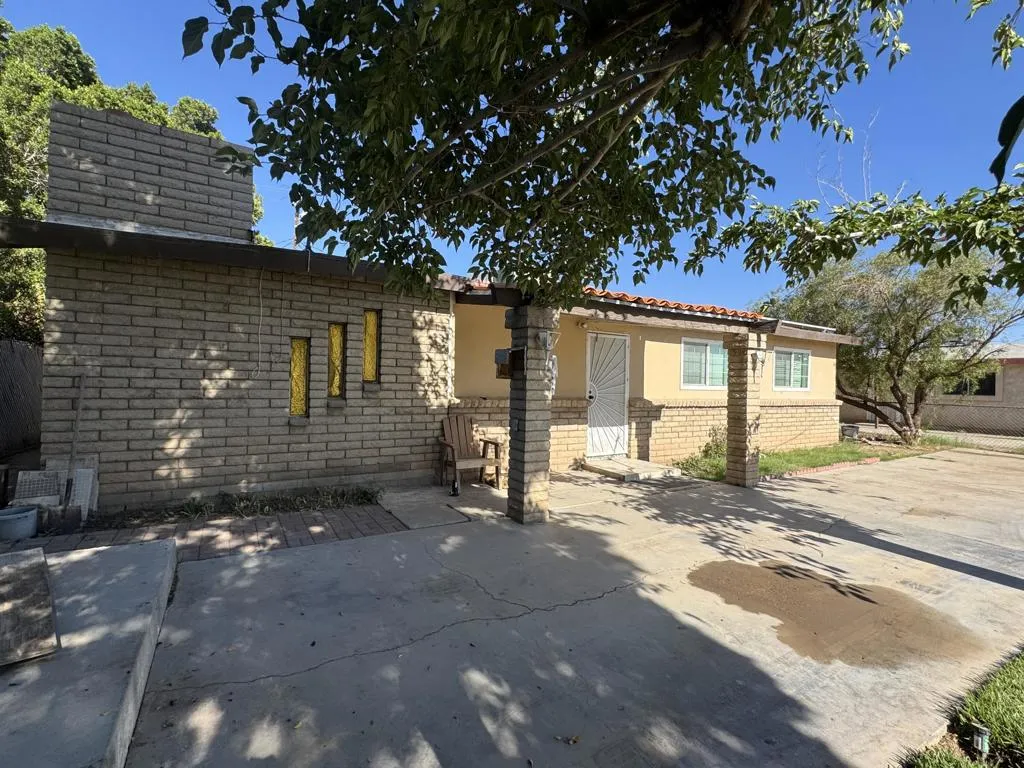 342 S Fifth Street, Blythe, California 92225 home-pic-1