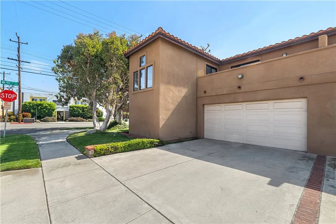 4286 W 182nd Street A, Torrance, California 90504 home-pic-20