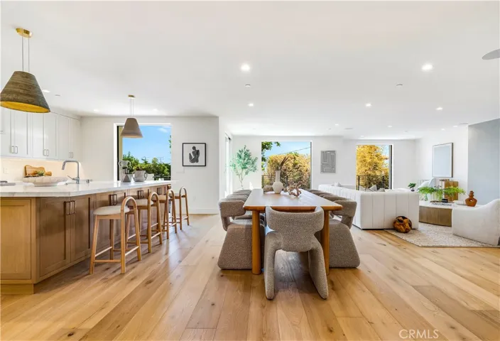 OPEN, FLOODED WITH NATURL LIGHT AND AIRY. DREAMLIKE