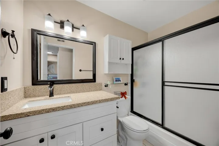 upstairs full bathroom