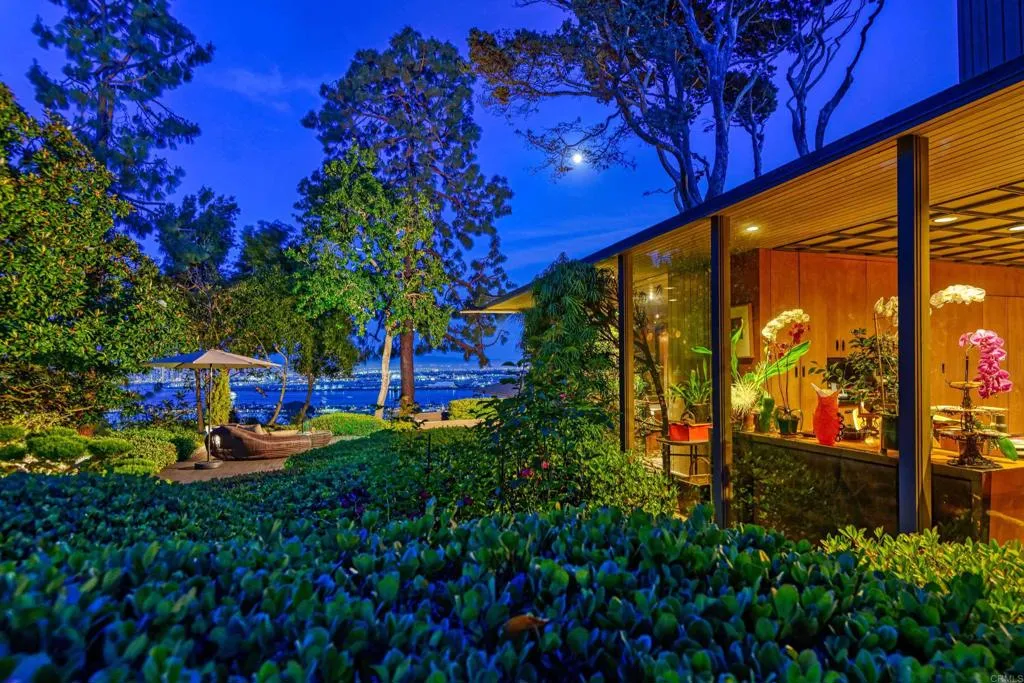 567 Gage Lane, San Diego, California 92106 home-pic-25