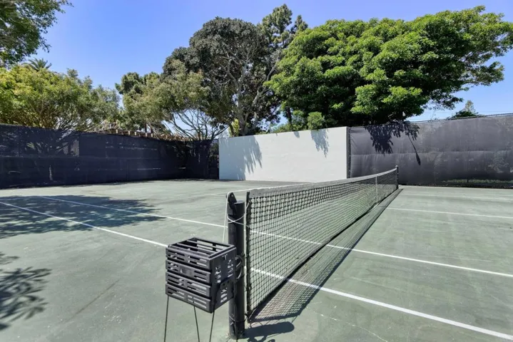 TENNIS/SPORT/PICKLEBALL COURT