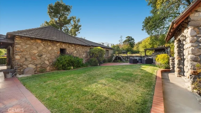 2304 Rosedale Curve, Upland, California 91784
