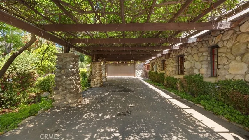 2304 Rosedale Curve, Upland, California 91784