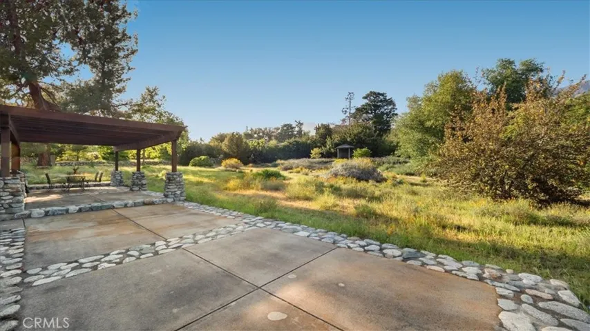 2304 Rosedale Curve, Upland, California 91784