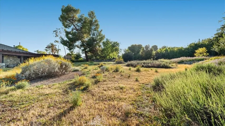 2304 Rosedale Curve, Upland, California 91784