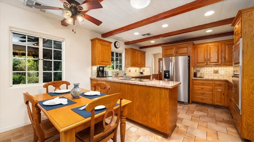 2304 Rosedale Curve, Upland, California 91784