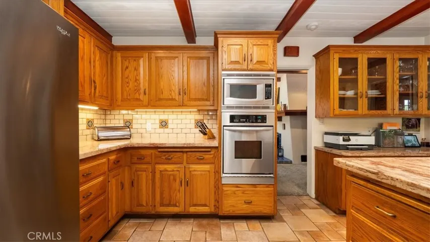 2304 Rosedale Curve, Upland, California 91784