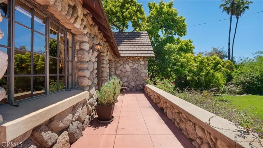 2304 Rosedale Curve, Upland, California 91784