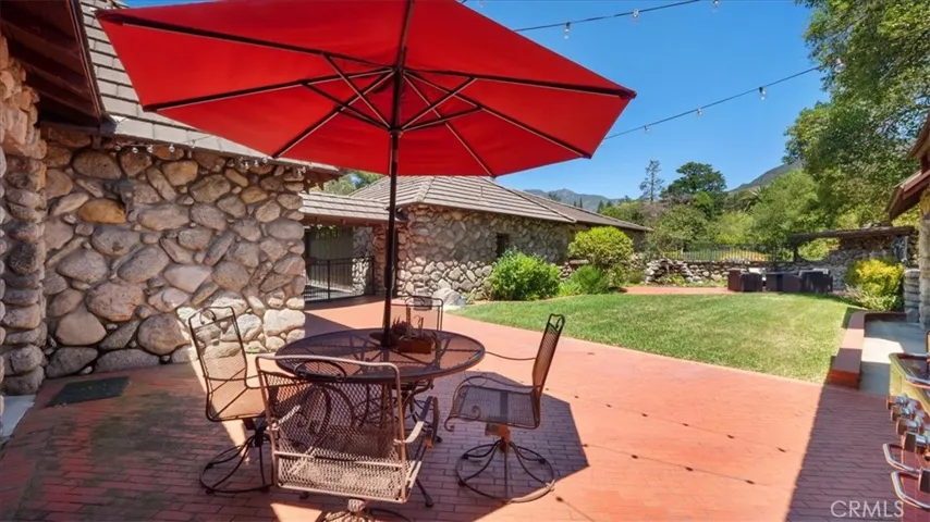 2304 Rosedale Curve, Upland, California 91784