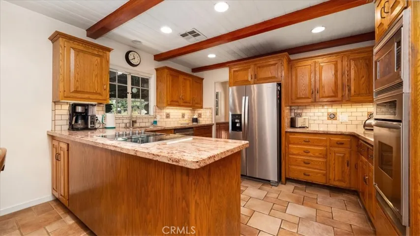 2304 Rosedale Curve, Upland, California 91784