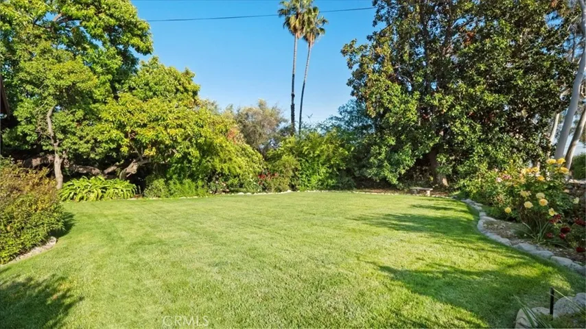 2304 Rosedale Curve, Upland, California 91784