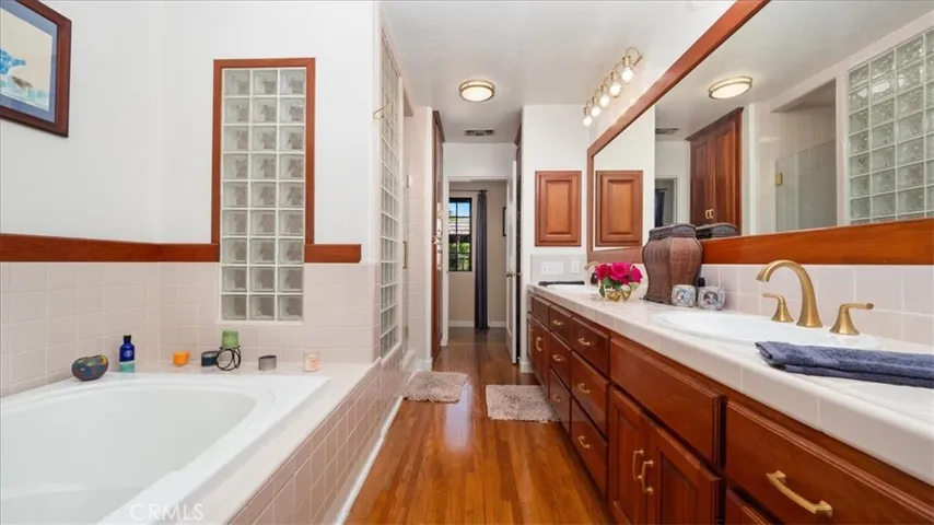 2304 Rosedale Curve, Upland, California 91784