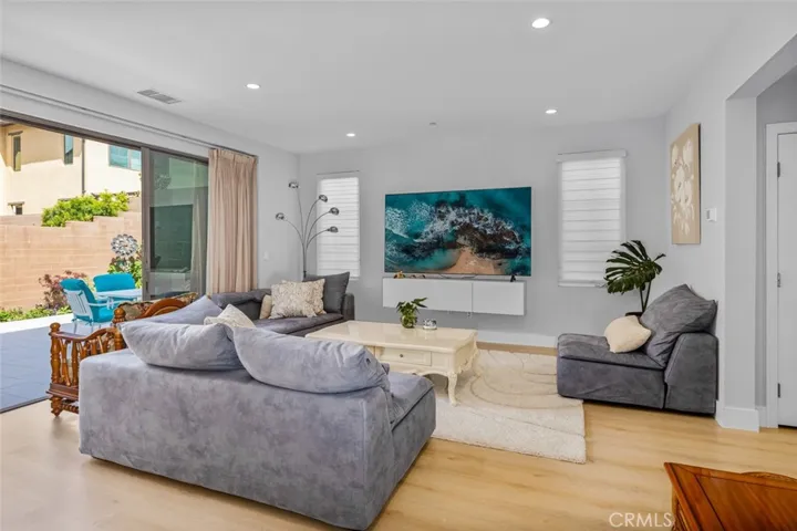 107 Tritone, Irvine, California 92602