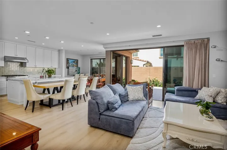 107 Tritone, Irvine, California 92602