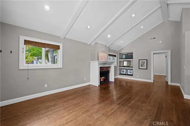 263 Ginevra, Long Beach, California 90803