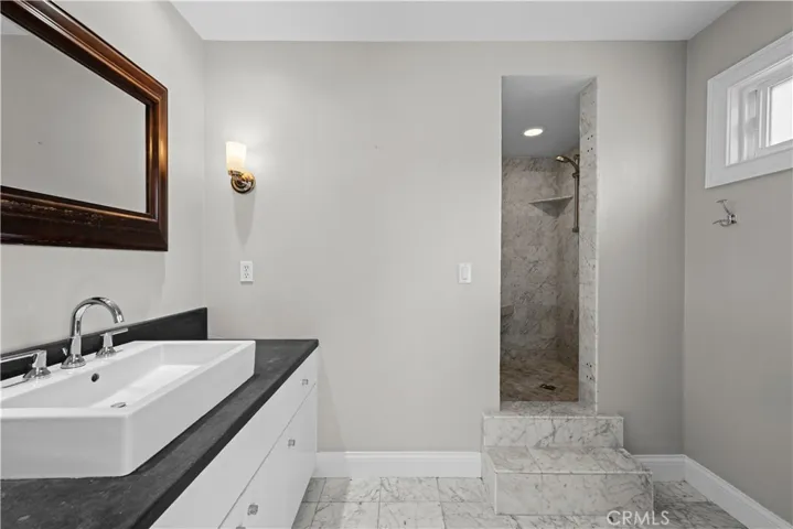263 Ginevra, Long Beach, California 90803