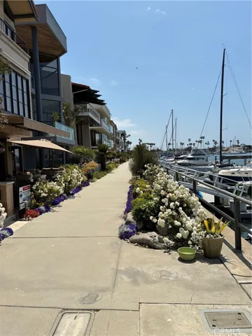 263 Ginevra, Long Beach, California 90803