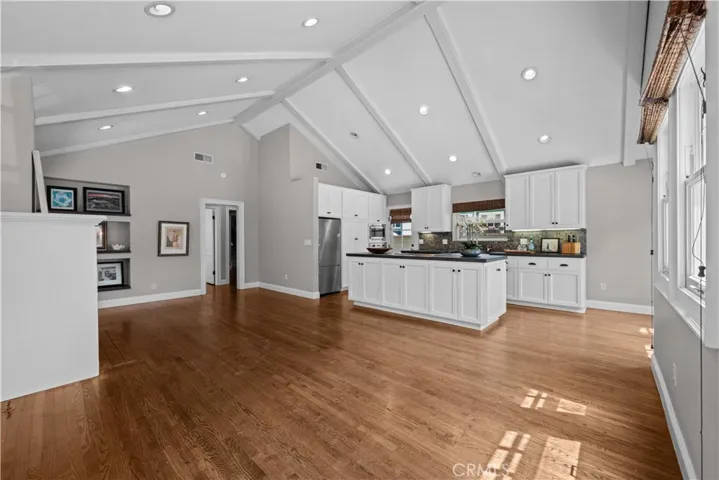 263 Ginevra, Long Beach, California 90803