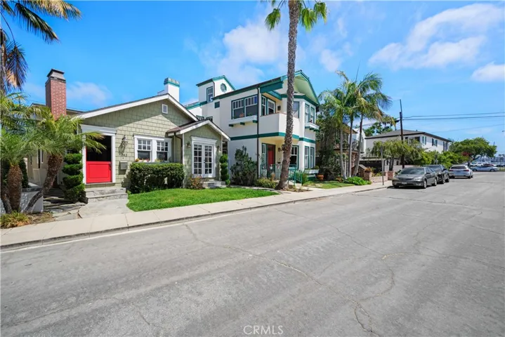 263 Ginevra, Long Beach, California 90803
