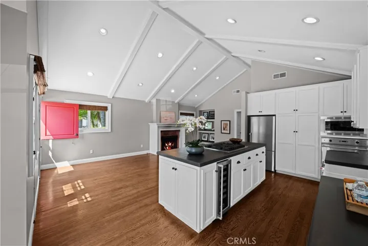 263 Ginevra, Long Beach, California 90803