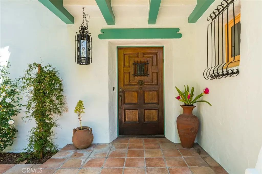 611 E Mountain Street, Glendale, California 91207 home-pic-9