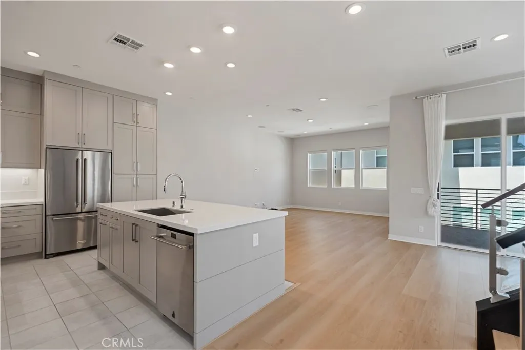 130 Parkland Alley, Lake Forest, California 92630 home-pic-21