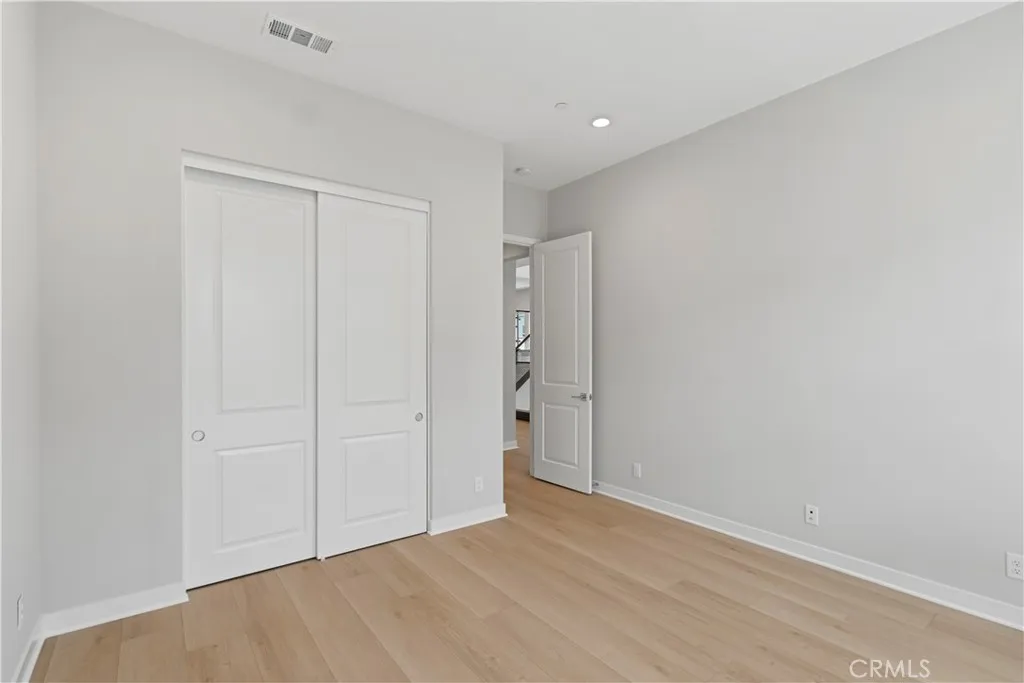 130 Parkland Alley, Lake Forest, California 92630 home-pic-15