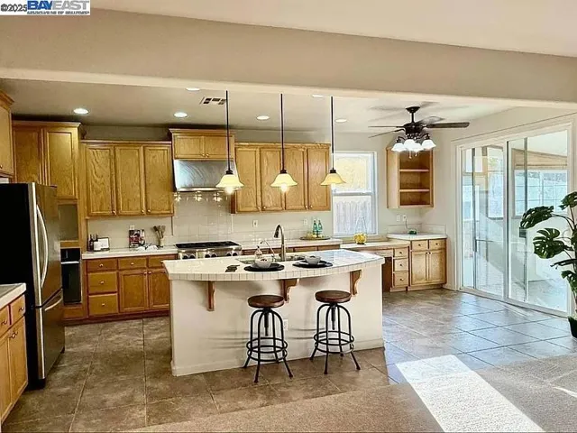 3017 Roslyn Drive, Modesto, California 95355