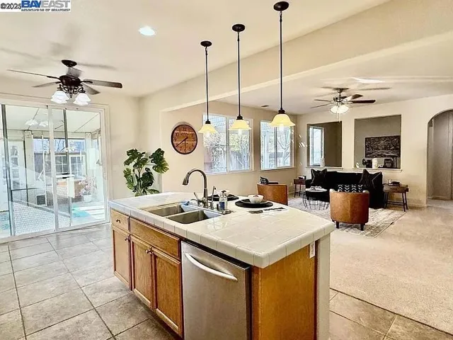 3017 Roslyn Drive, Modesto, California 95355