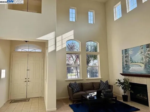 3017 Roslyn Drive, Modesto, California 95355