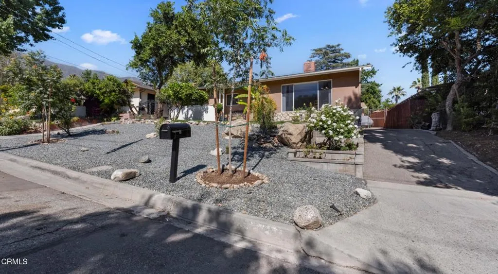 4156 Aralia Road, Altadena, California 91001, 3 Bedrooms Bedrooms, ,2 BathroomsBathrooms,Residential,For Sale,Aralia,P1-22326