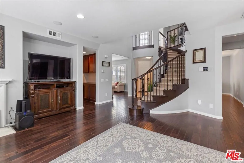 7915 Saddletree Court, Eastvale, California 92880 home-pic-11