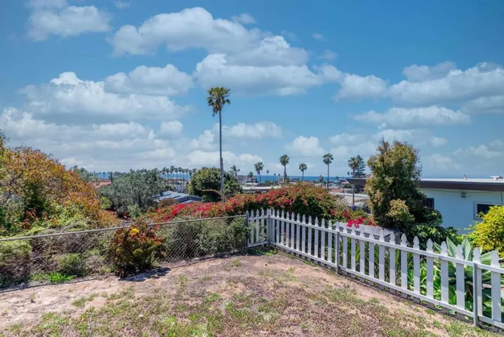 Unit 4 yard and ocean view