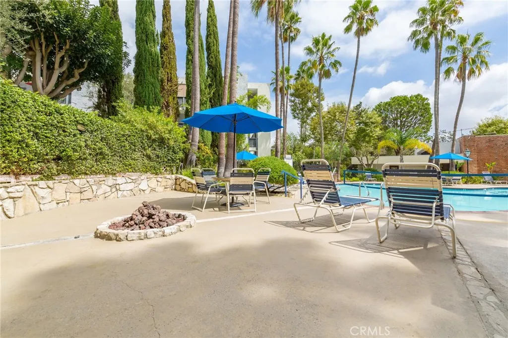 3602 W Estates Lane 306, Rolling Hills Estates, California 90274 home-pic-2