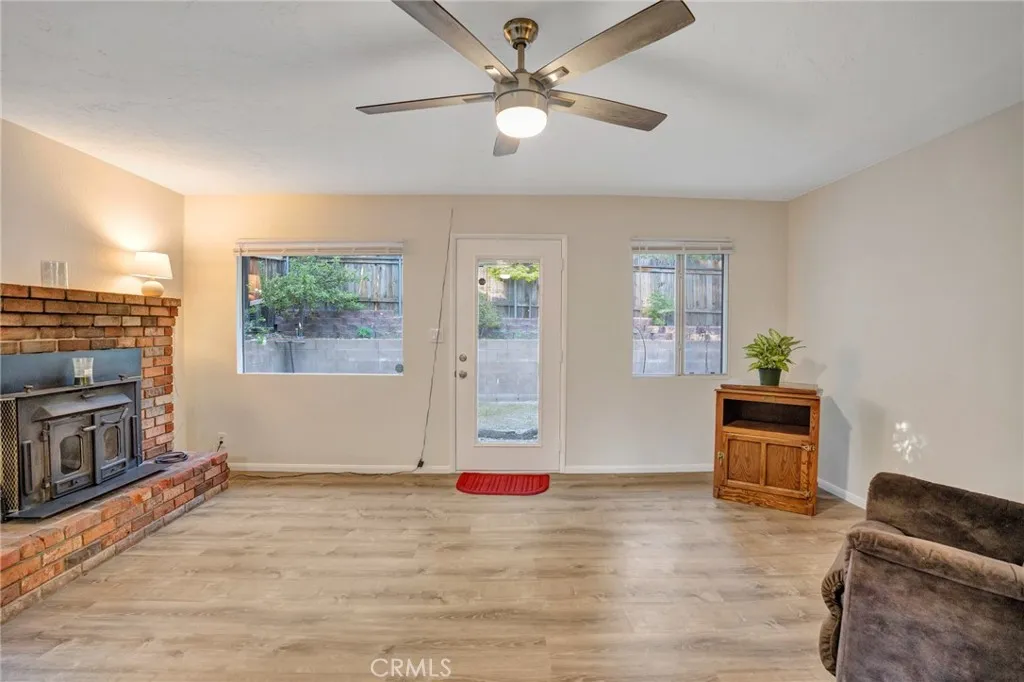 32159 Cove Circle, Running Springs, California 92382 home-pic-7