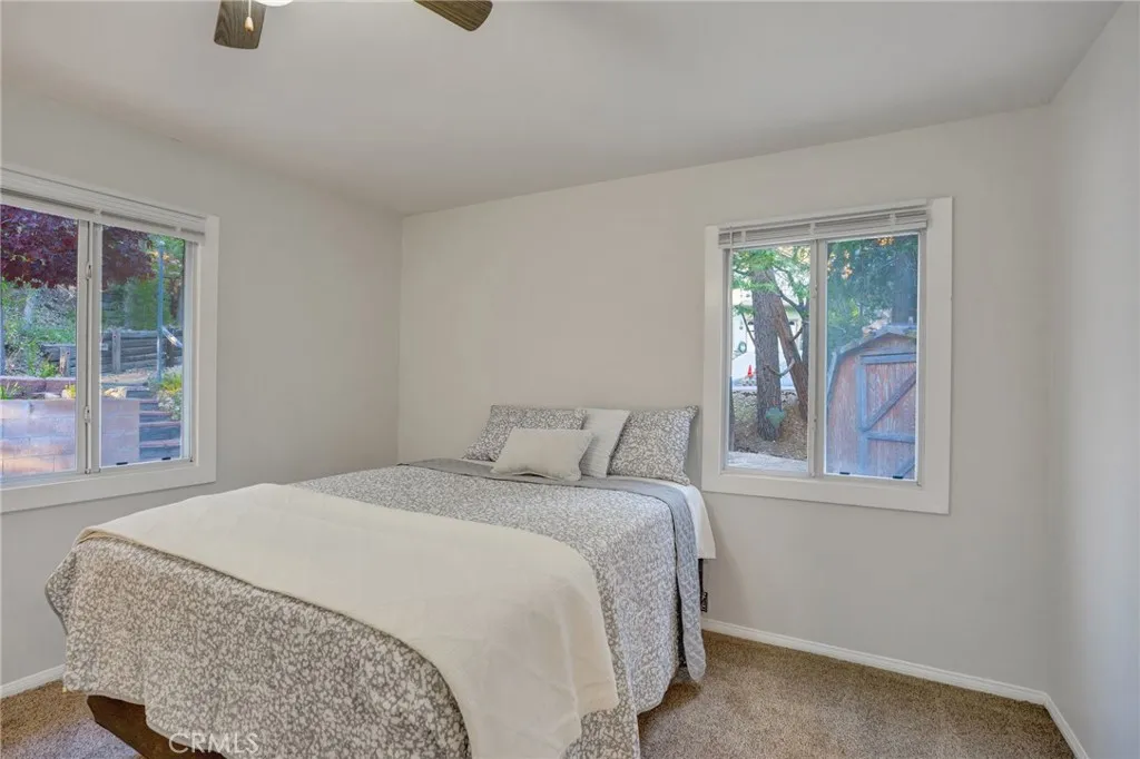 32159 Cove Circle, Running Springs, California 92382 home-pic-10