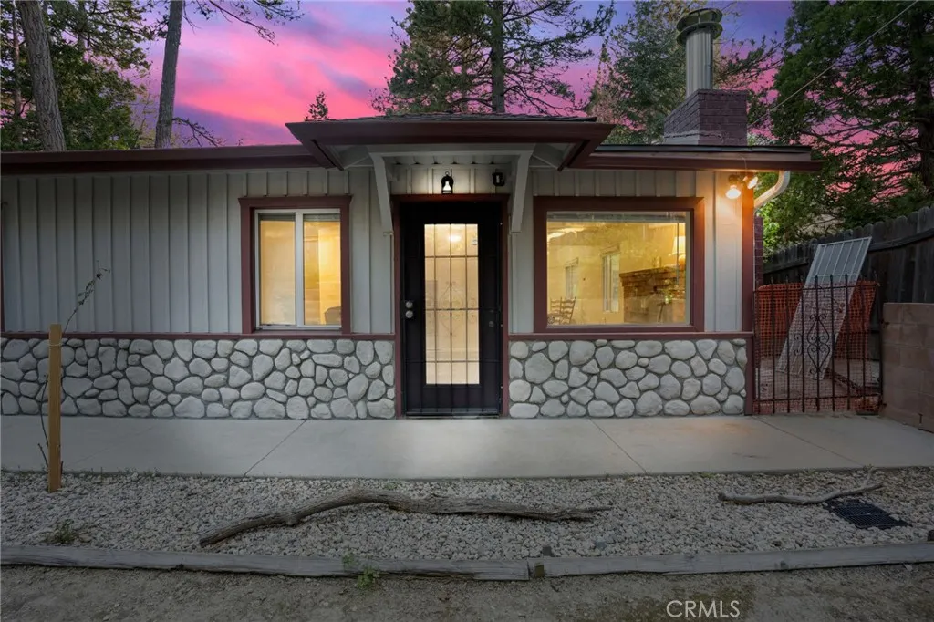 32159 Cove Circle, Running Springs, California 92382 home-pic-4