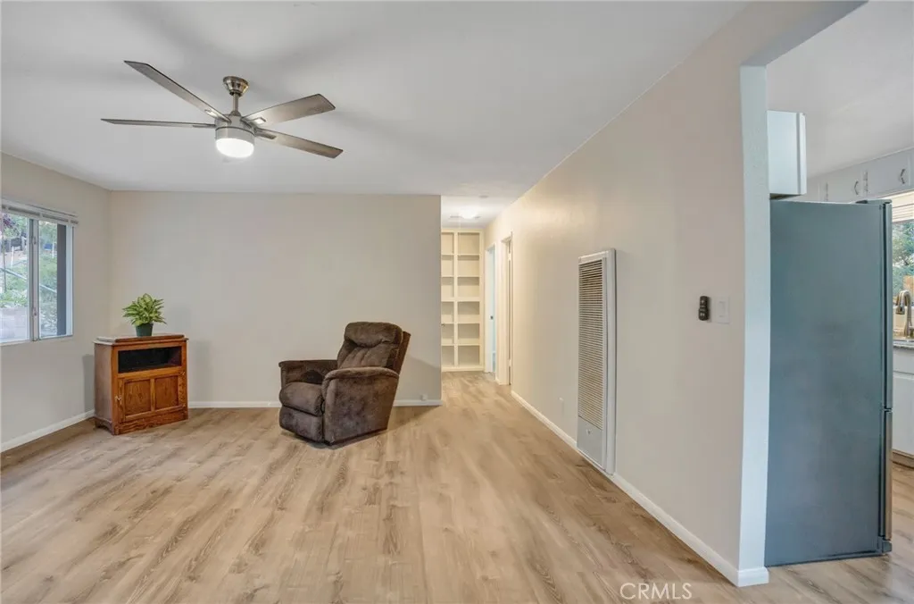 32159 Cove Circle, Running Springs, California 92382 home-pic-8
