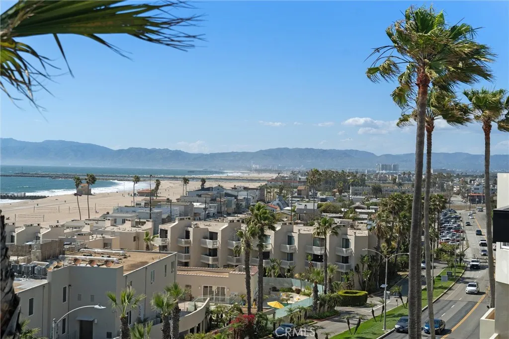7335 Vista Del Mar Lane, Playa Del Rey, California 90293 home-pic-9