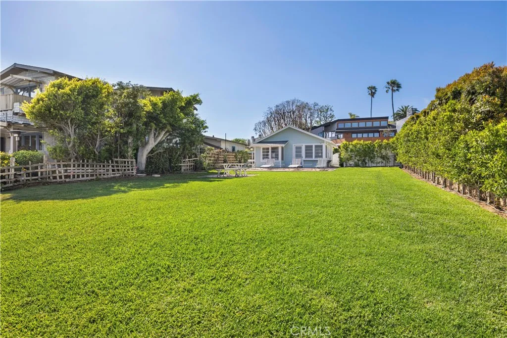 1041 Marine Drive, Laguna Beach, California 92651 home-pic-18