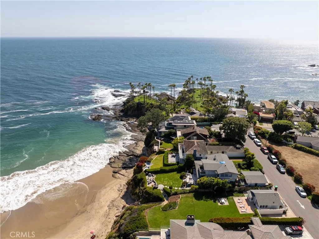 1041 Marine Drive, Laguna Beach, California 92651 home-pic-16