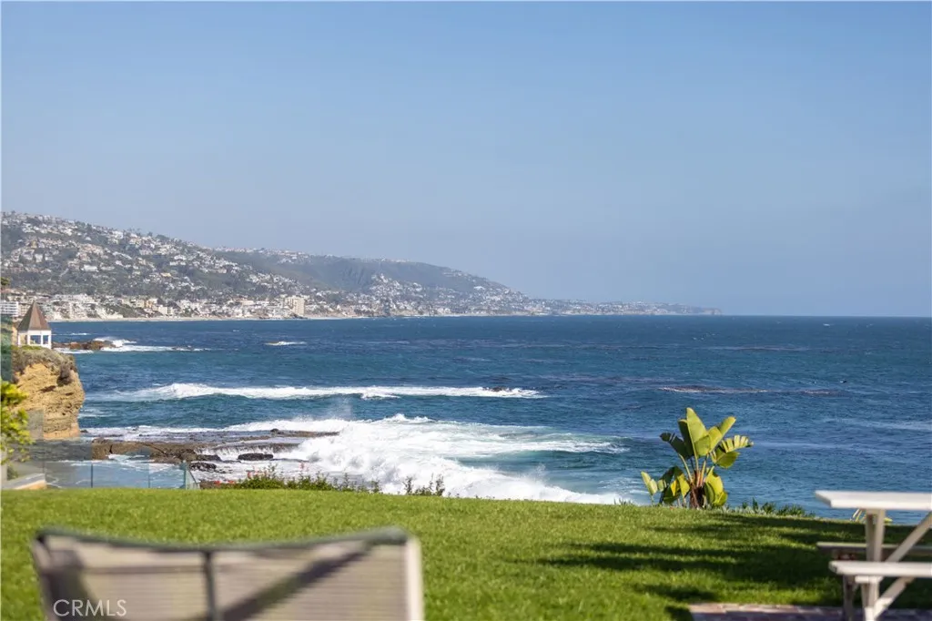 1041 Marine Drive, Laguna Beach, California 92651 home-pic-1