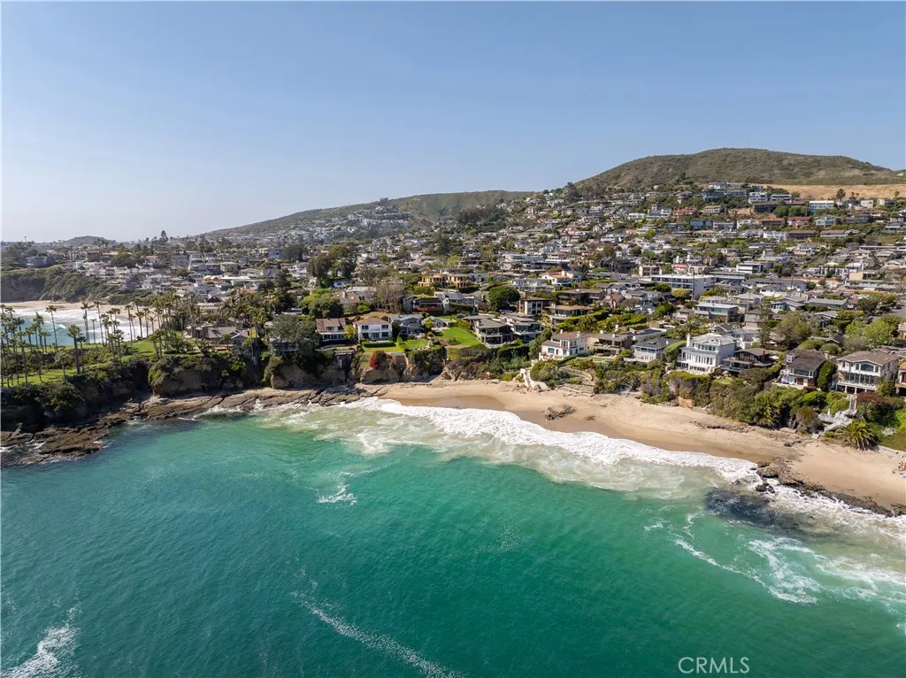 1041 Marine Drive, Laguna Beach, California 92651 home-pic-7