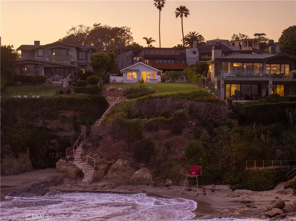 1041 Marine Drive, Laguna Beach, California 92651 home-pic-24