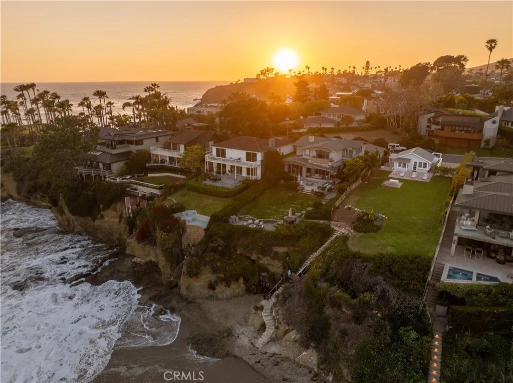 1041 Marine Drive, Laguna Beach, California 92651 home-pic-17
